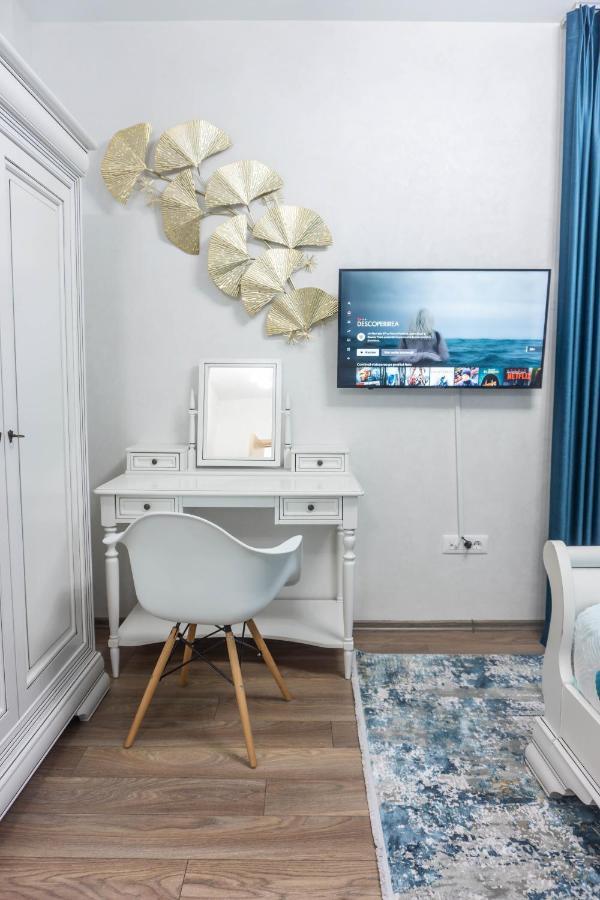 Apartamento White Dream Penthouse With Jacuzzi Braşov Exterior foto