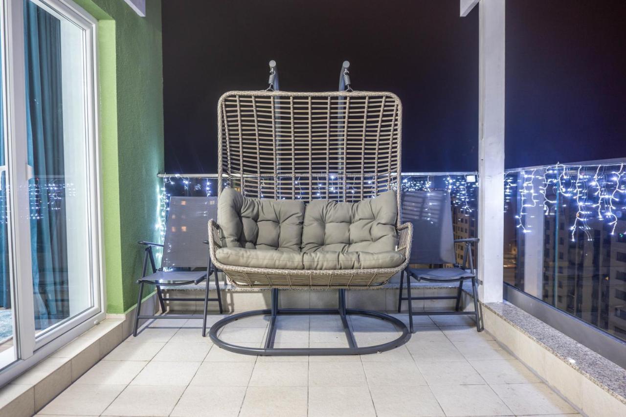 Apartamento White Dream Penthouse With Jacuzzi Braşov Exterior foto