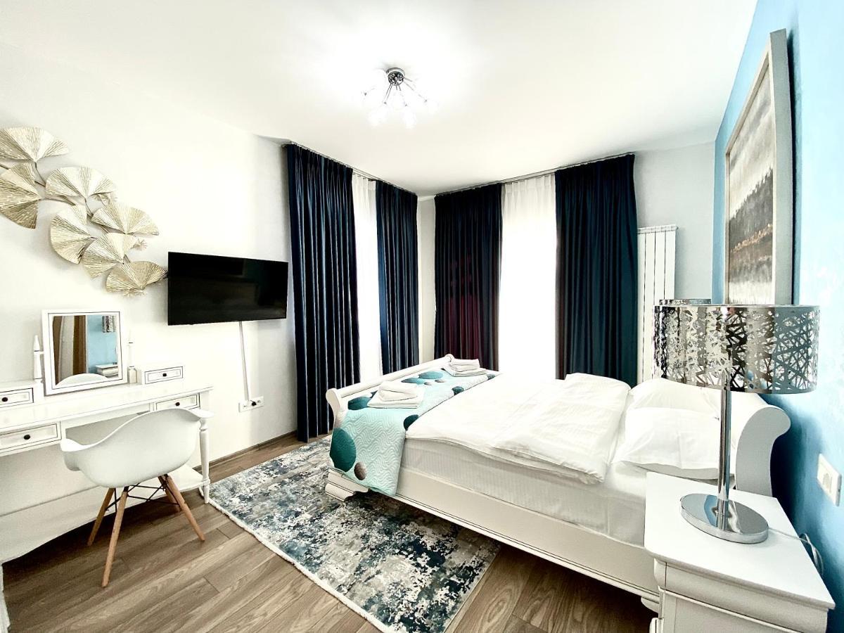 Apartamento White Dream Penthouse With Jacuzzi Braşov Exterior foto